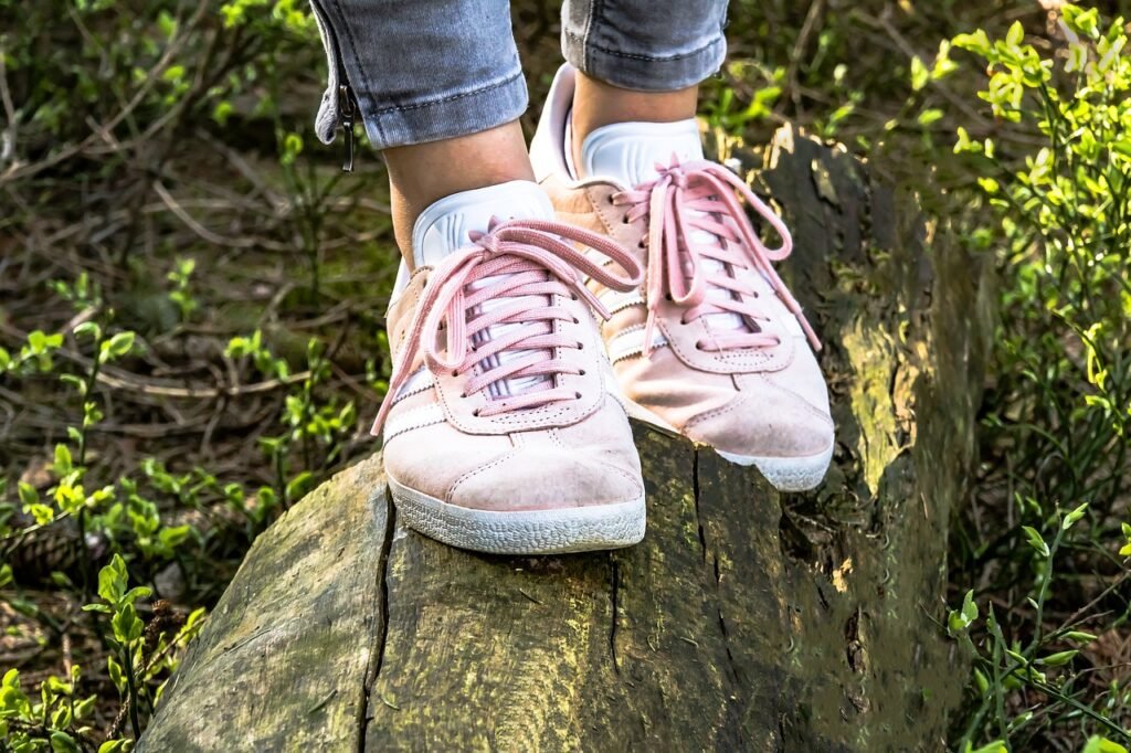 découvrez notre collection de chaussures éco-responsables, alliant style et durabilité. fabriquées à partir de matériaux recyclés et naturels, nos chaussures éco-friendly sont conçues pour réduire votre empreinte carbone tout en offrant un confort optimal. marchez avec assurance tout en respectant la planète.