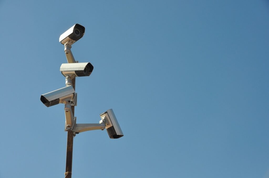 découvrez notre caméra de surveillance sans fil, idéale pour sécuriser votre maison ou votre bureau. profitez d'une installation facile, d'une qualité d'image exceptionnelle et de fonctionnalités avancées pour surveiller vos espaces en toute tranquillité.