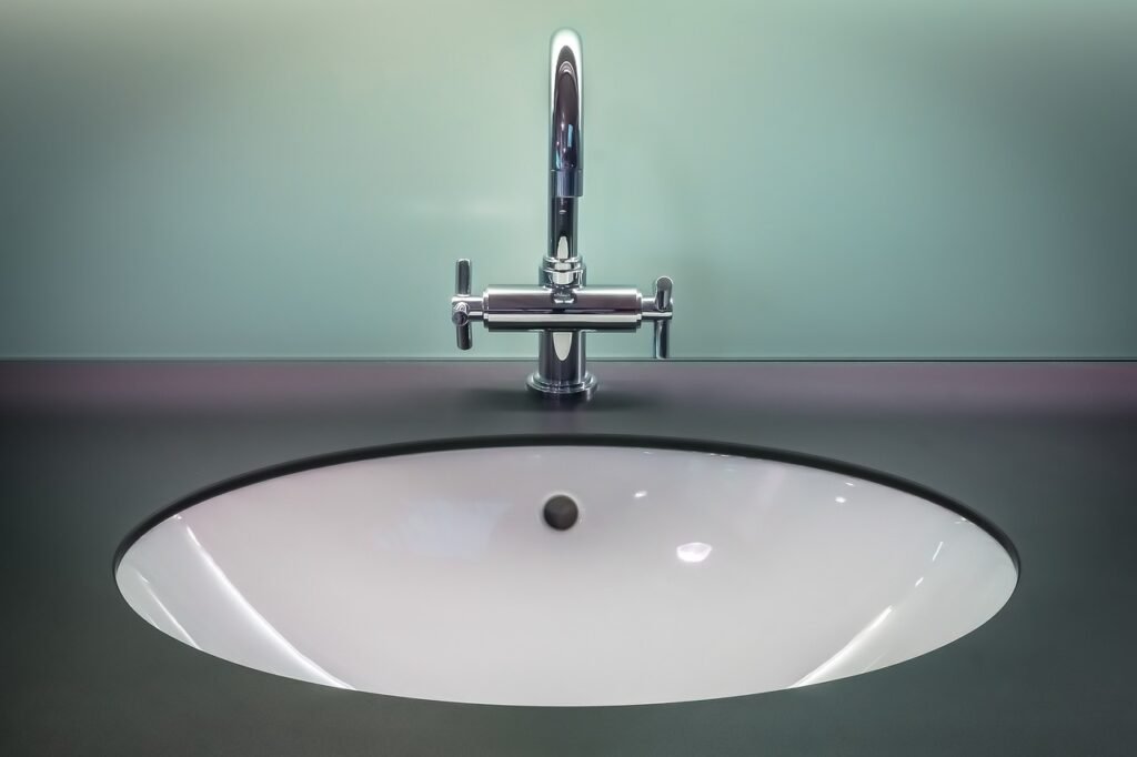 découvrez notre sélection de meubles de salle de bain d'angle, optimisant l'espace tout en ajoutant une touche d'élégance à votre intérieur. parfaits pour les petits espaces, ces meubles allient fonctionnalité et design.