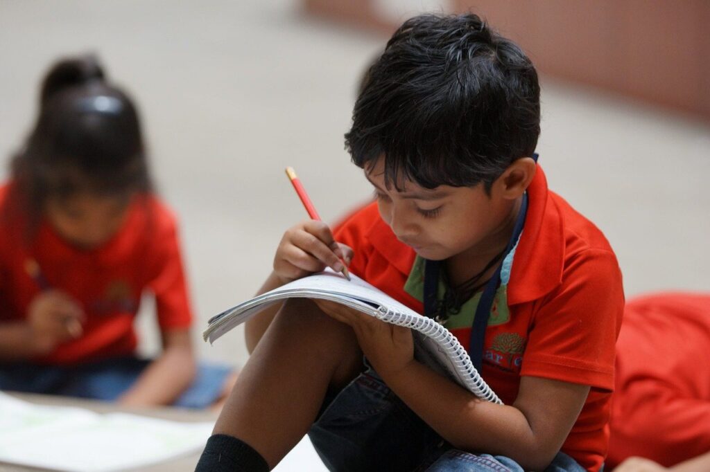 découvrez notre collection de mobilier montessori, spécialement conçu pour favoriser l'autonomie et le développement des enfants. nos meubles allient esthétisme, fonctionnalité et respect de l'environnement, créant ainsi un environnement d'apprentissage inspirant.