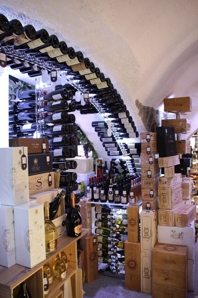 découvrez notre cave à vin, un espace dédié aux amateurs de vin où vous trouverez une sélection raffinée de grands crus et de bouteilles uniques. que vous soyez un connaisseur ou un novice, notre cave à vin offre un cadre idéal pour conserver et apprécier vos précieuses bouteilles.